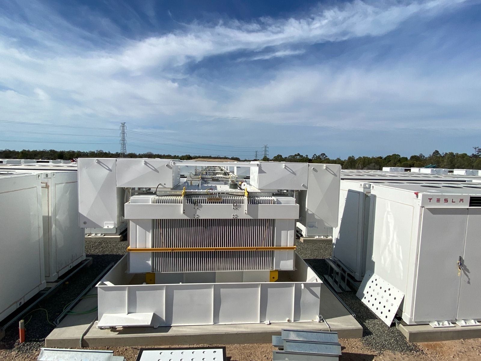 TESLA Megapacks 200 MegaWatt Pil Enerji Depolama Sistemi (2)